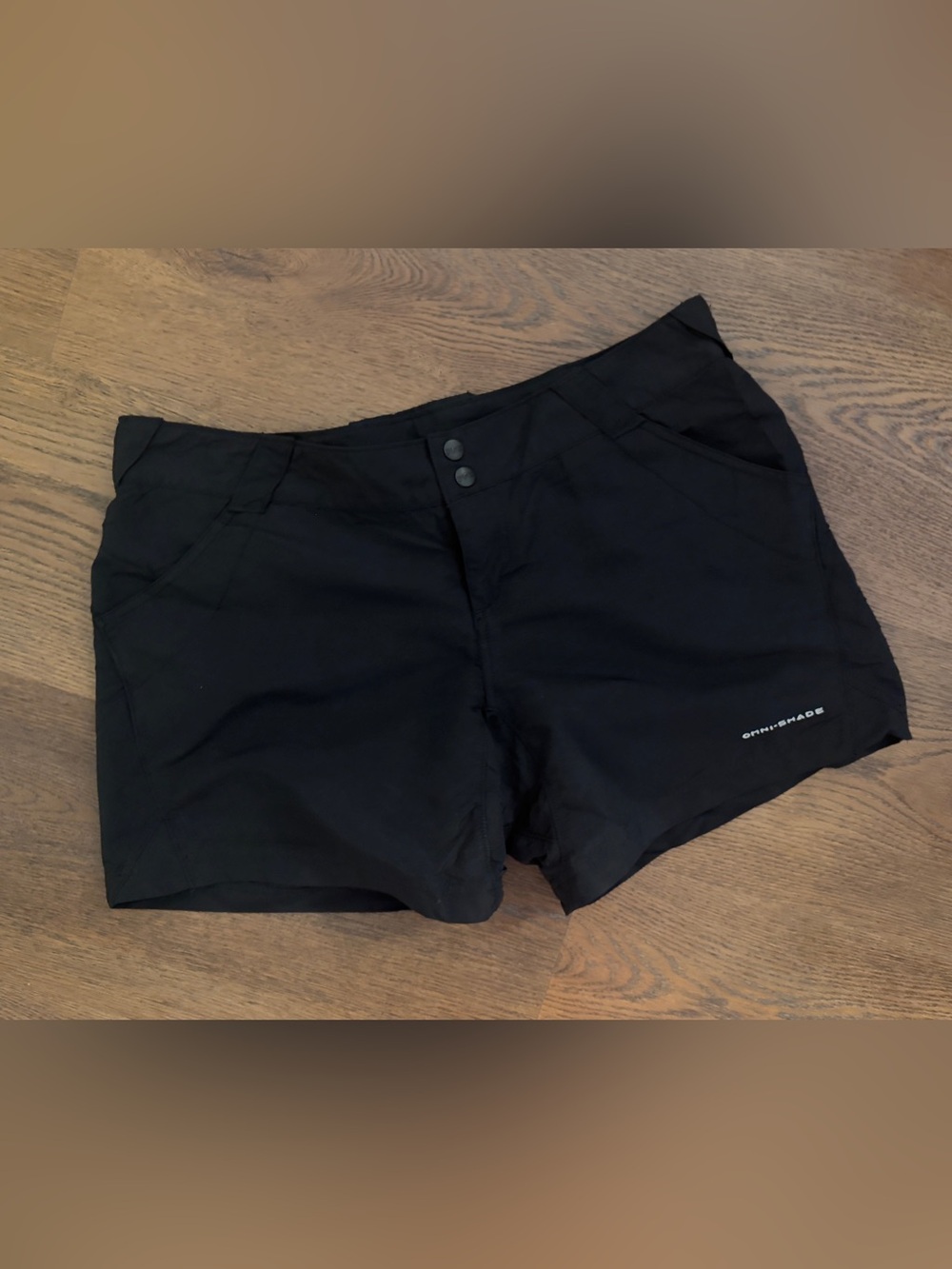 Columbia Black Women's Shorts size L Omni SHADE